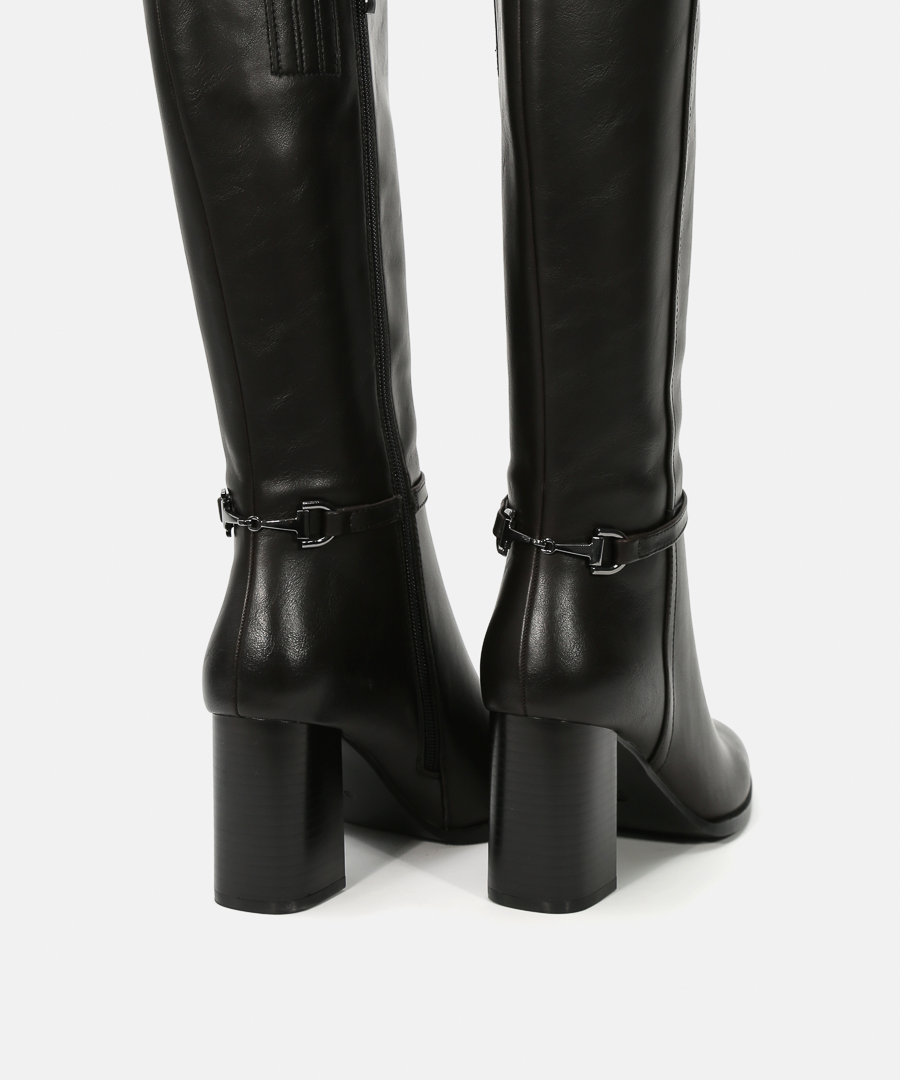 Botas salto detalhe estribo image number null